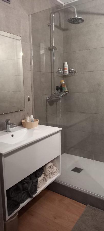 Appartement T3 Vue Sur Mer, Renove A Neuf, 4 A 6 Pers,65 M2-500 M De La